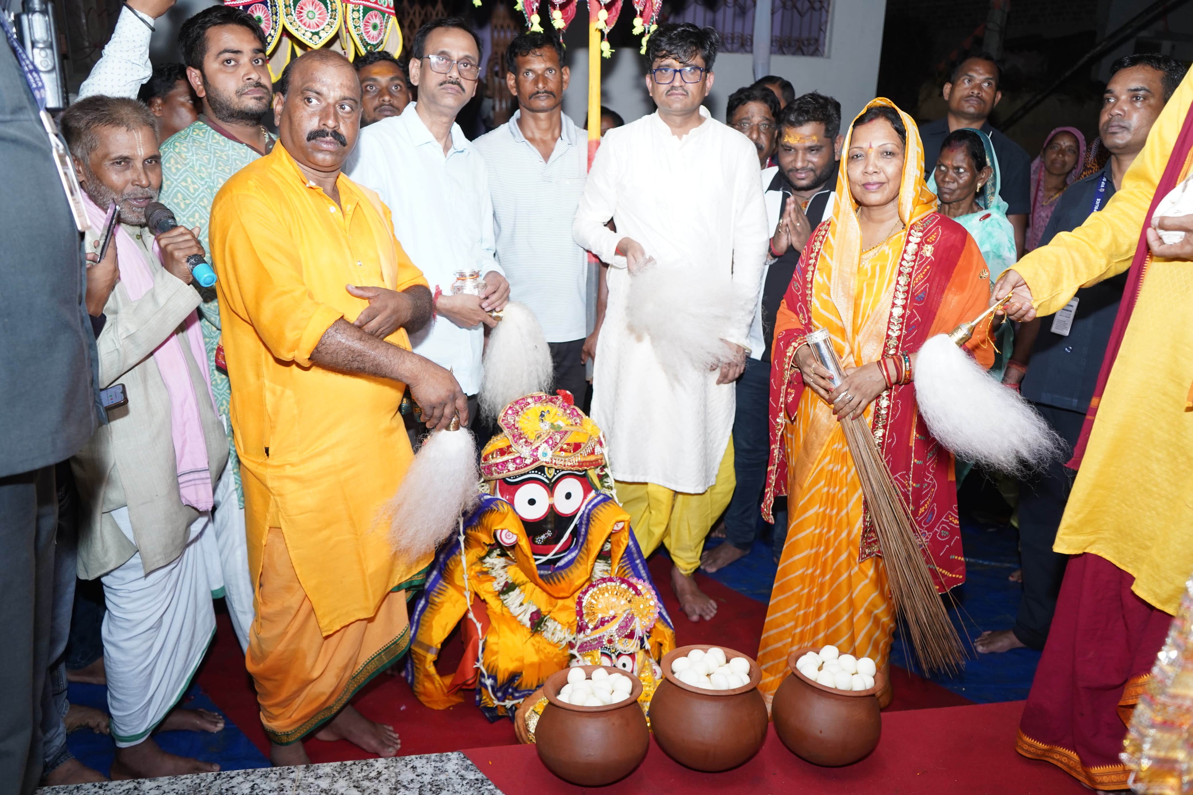 श्री जगन्नाथ महाप्रभु का हुआ श्री मंदिर में प्रवेश, मां लक्ष्मी को रिझाने रसगुल्ला भेंट की रस्म संपन्न